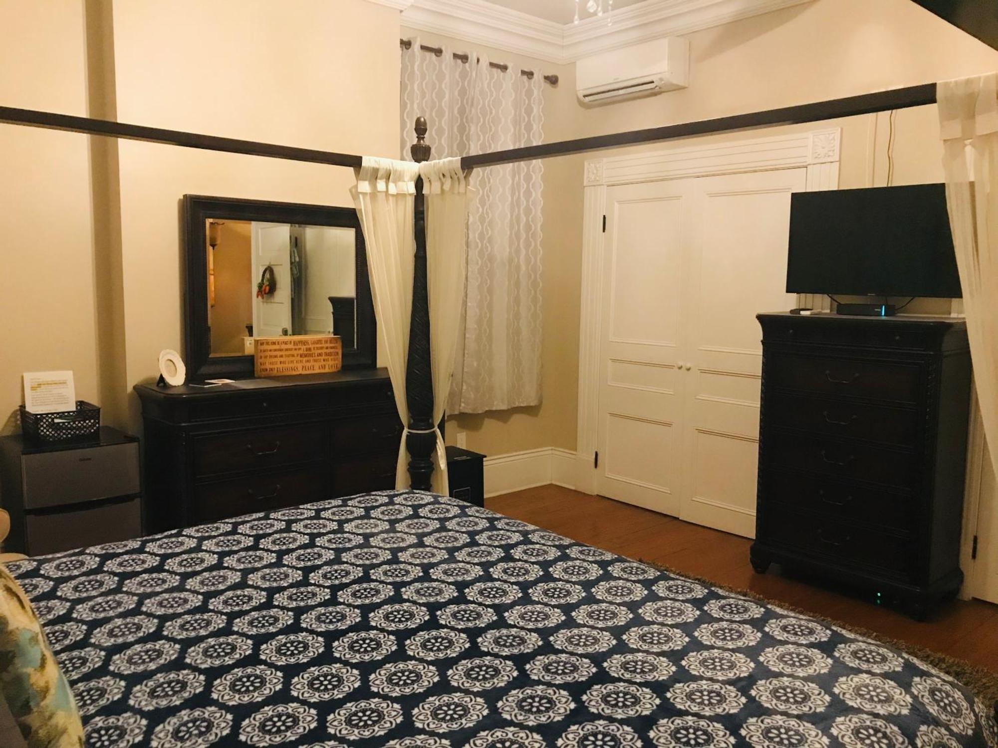 ホテル Wg Creole House 1850 ニューオーリンズ 部屋 写真